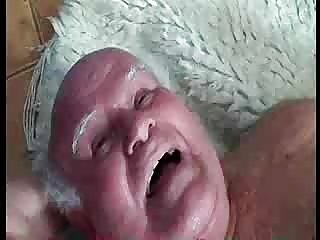 این زن جوان گرفت و در دهان داستان سکسیتصویری او و به طرز ماهرانه ای راضی همسر